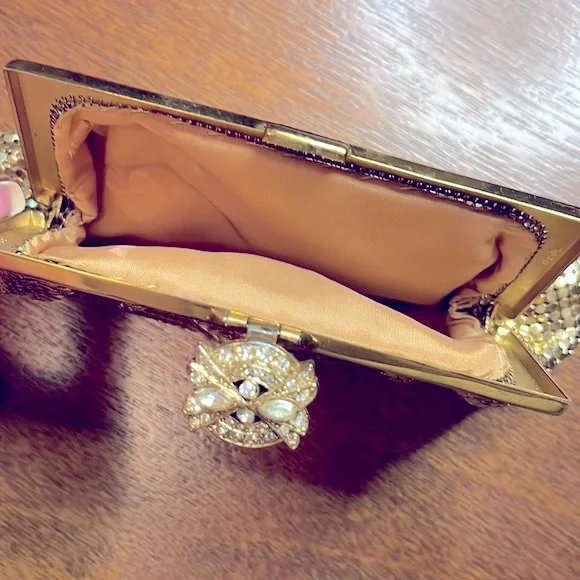 Vintage 1940’s Whiting & Davis Gold Mesh Crystal Clasp Clutch Coin Purse